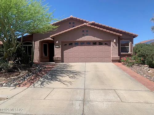 2514 E Petroglyph Ln Photo 1