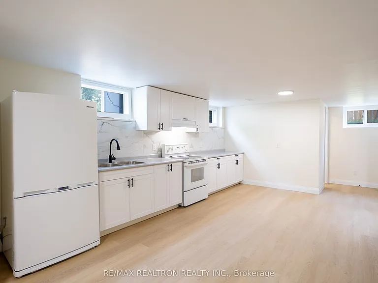 322 Shanty Bay Rd #BASEMENT — Photo 3