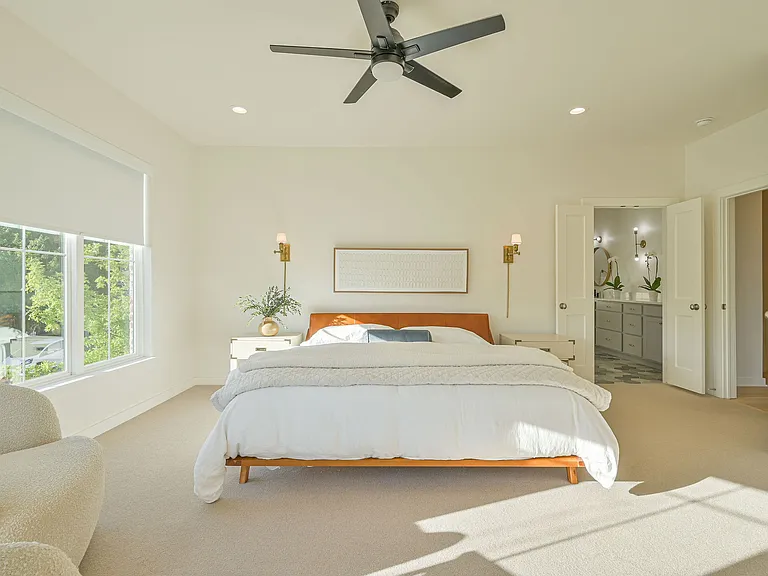 1300 N Blackwelder Ave — Photo 31