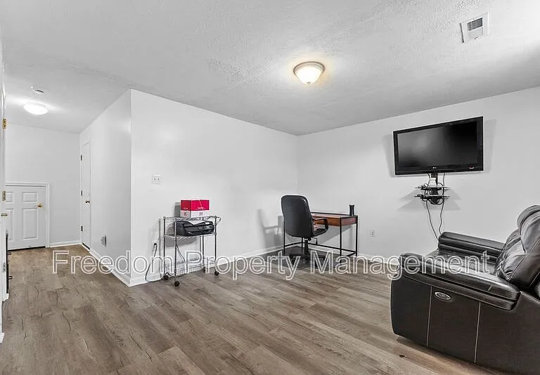15305 Brazil Cir — Photo 37