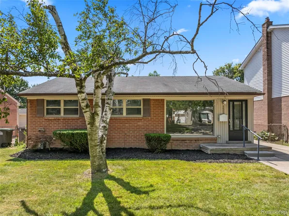 22303 Wohlfeil St, Taylor, MI 48180