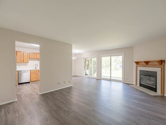 3rd image of 2324 Knollwood Ct Unit V1