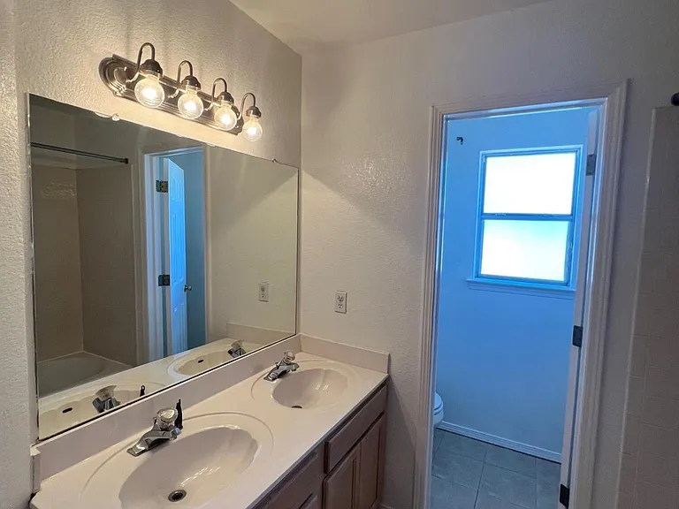 7105 Tierra Roja St — Photo 23