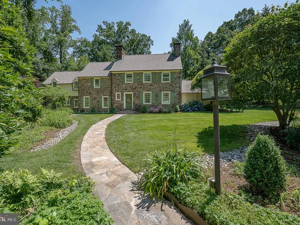 210 Curwen Rd, Bryn Mawr, PA 19010