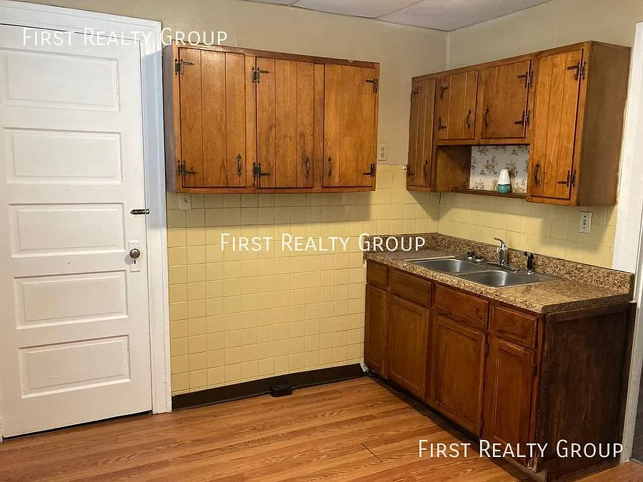 2 Bedroom, 1 Bath Single Family Home, Move In Ready! — Photo 2