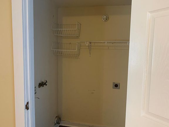 5th image of 217 Saint Thomas St #2