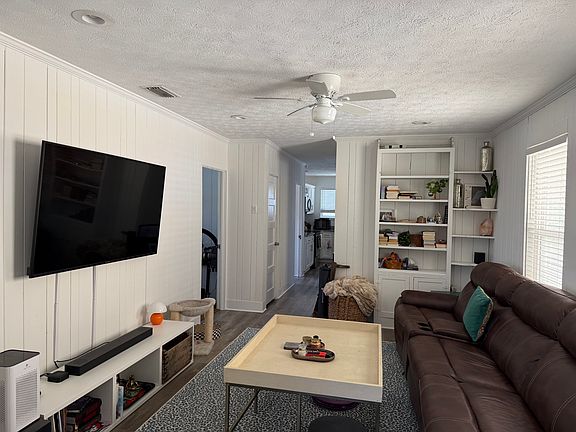 3rd image of 1116 1st St S #1