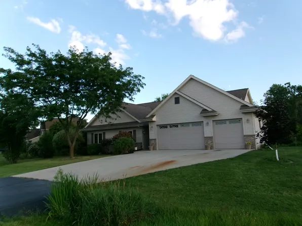 W6936 Westwood Dr, Fond Du Lac, WI 54937