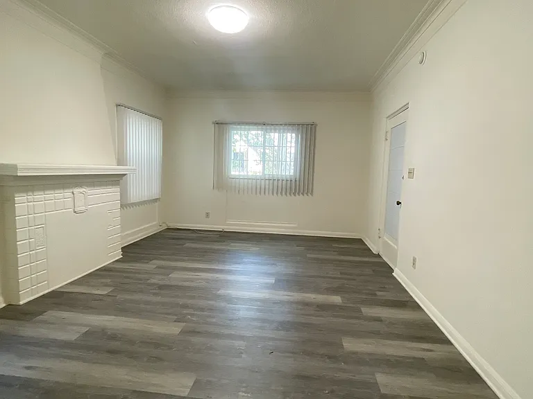 133 S Saint Andrews Pl #2 — Photo 2