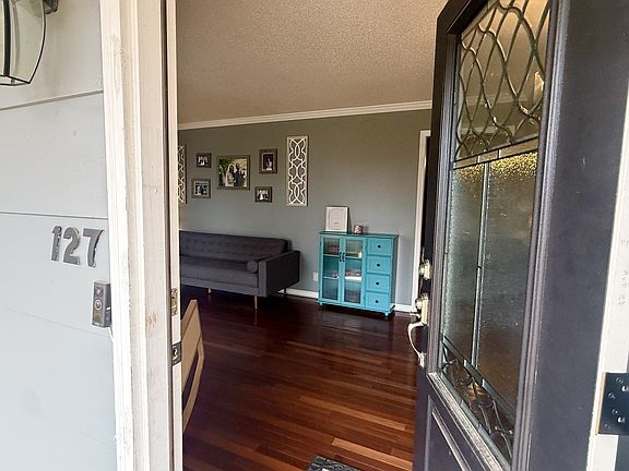 5th image of 127 Sam Davis Dr