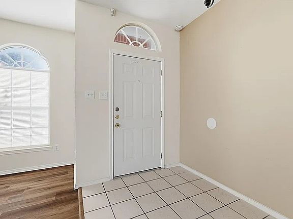 3rd image of 1048 Harriman Dr
