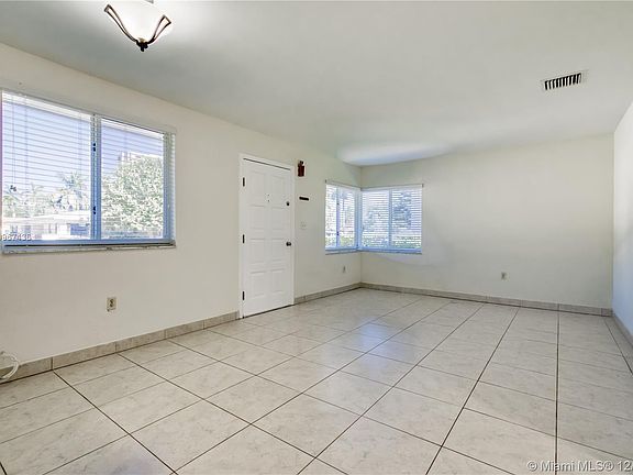 2nd image of 1602 NE 109th St Unit 1602