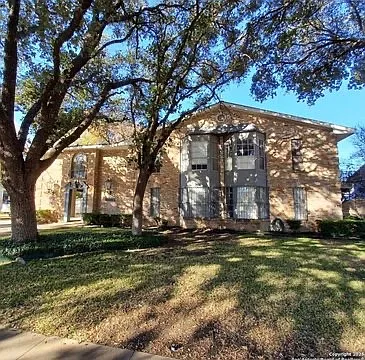 215 W Mistletoe Ave #A Photo 1