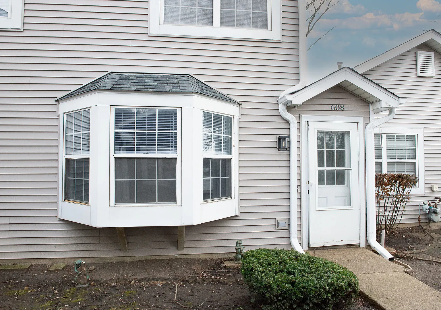 2 bed, 2.5 bath, 1200 sqft, $2,300 — Photo 1