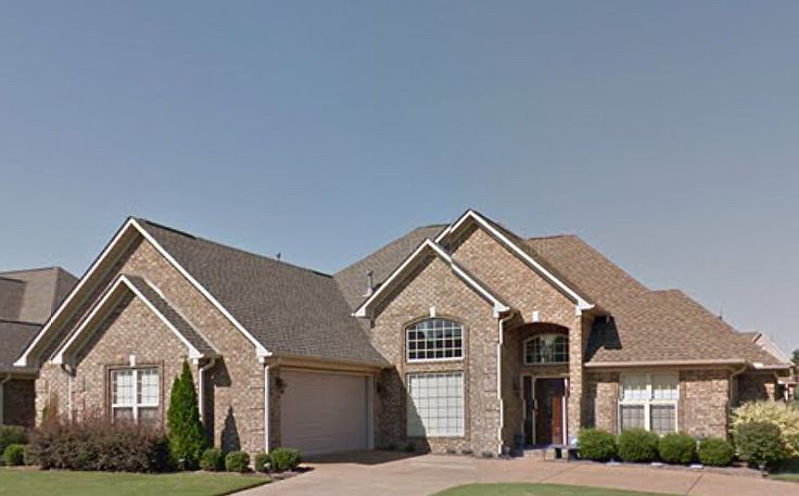 1st image of 7 Woodcrest Dr
