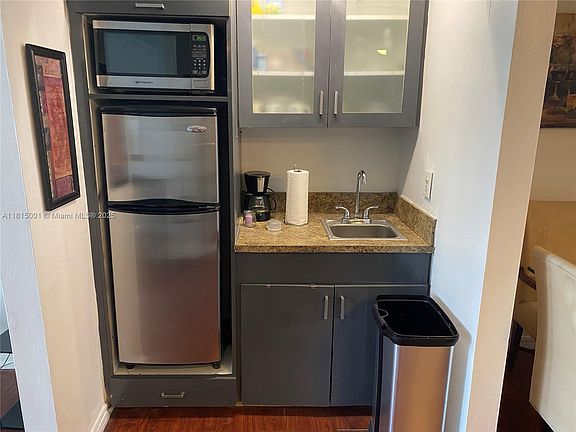 5th image of 825 Brickell Bay Dr APT 443