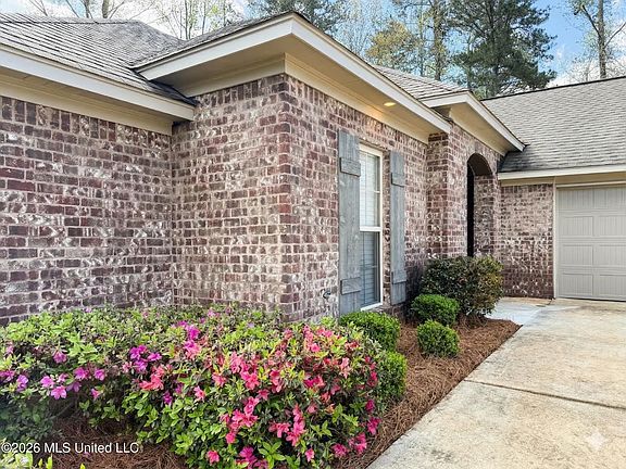 3rd image of 816 Ascham Ct