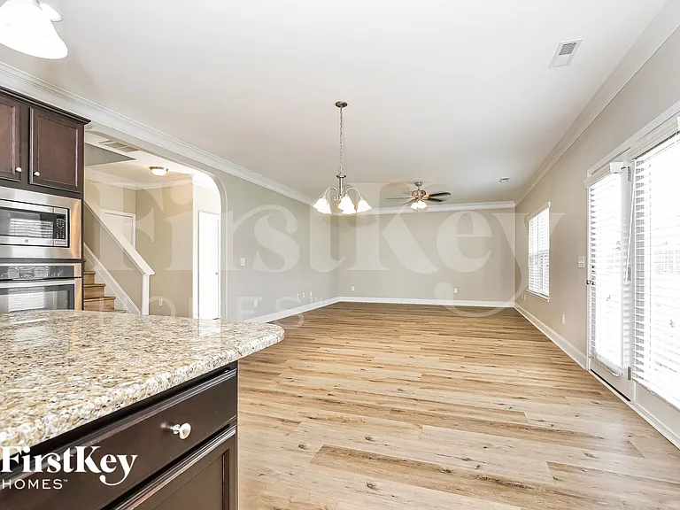 7 Cloverfield Ct — Photo 12