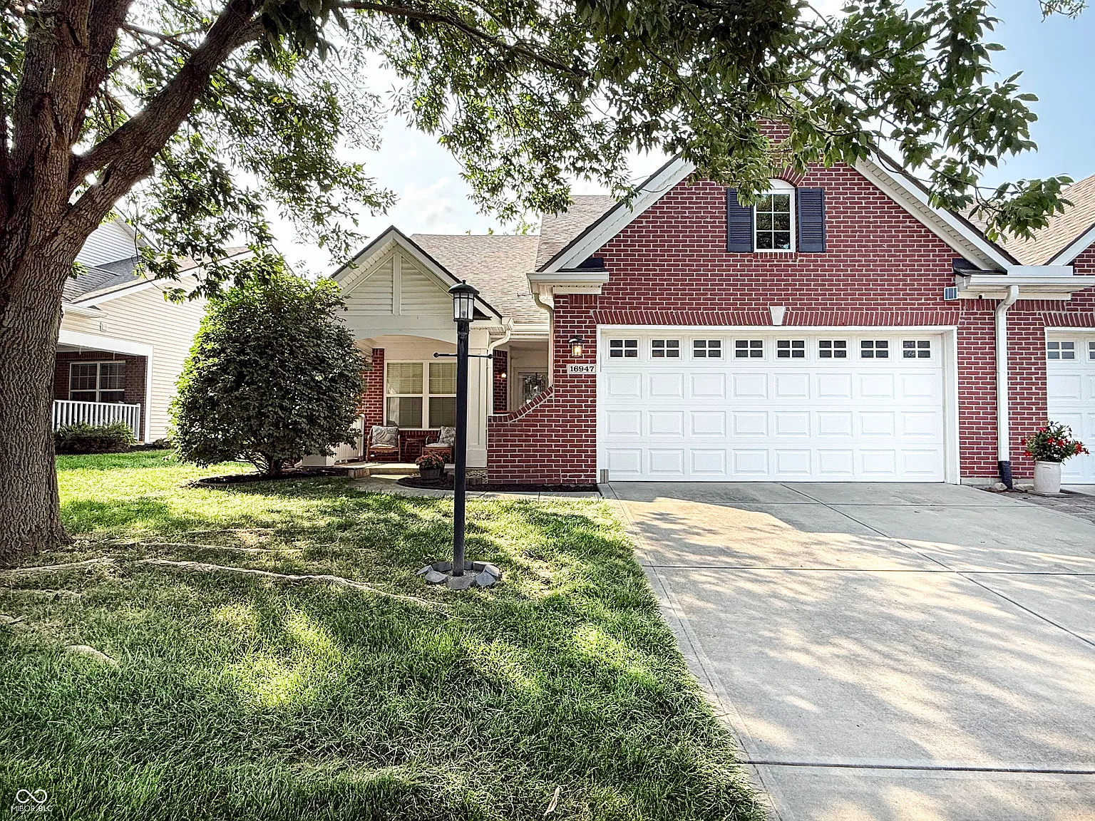 3 bed, 3.0 bath, 1982 sqft, $2,250 — Photo 1