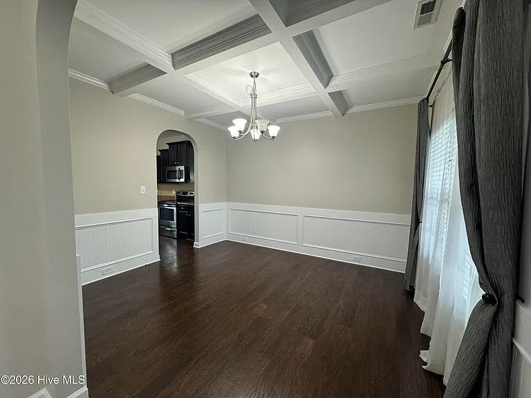 203 Ashton Ct — Photo 3