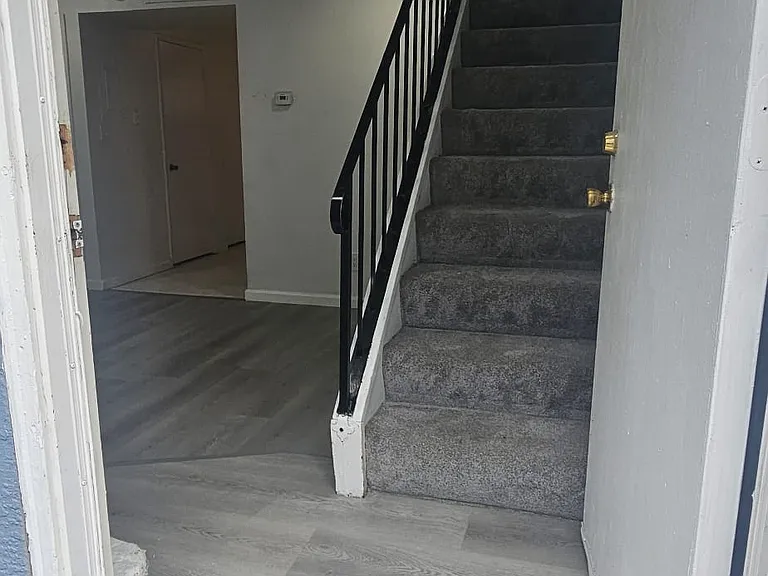 1814 V St #7 — Photo 46