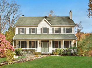 26 Lily Pond Ln #1, Katonah, NY 10536