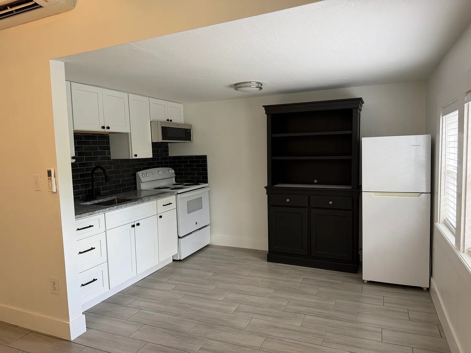 Studio, 460 sqft, $1,850 — Photo 4