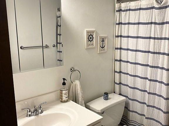 5th image of 82 S Maple St APT 37