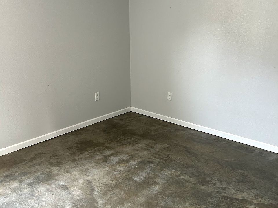 1st image of 1601 Crismon St