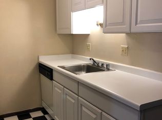 1 bed, 1.0 bath, $1,025, Milwaukee, WI 53211