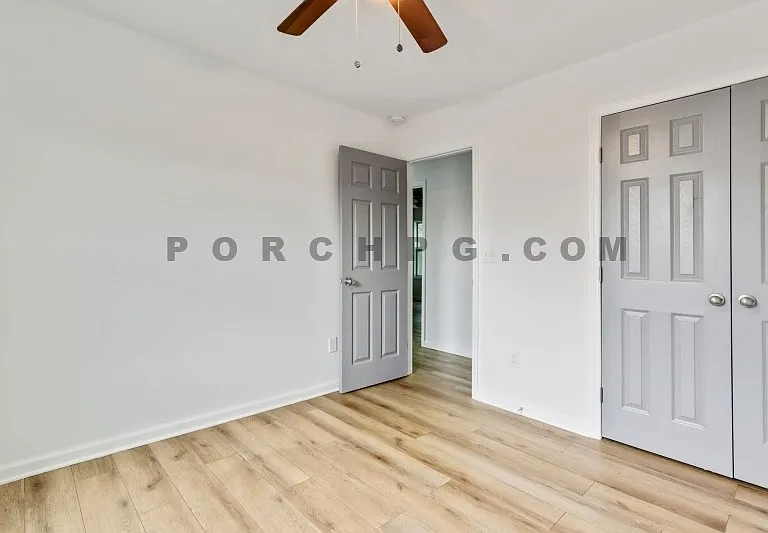 105 W Callahan St — Photo 21