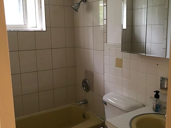 5th image of 1316 Brown St #2S