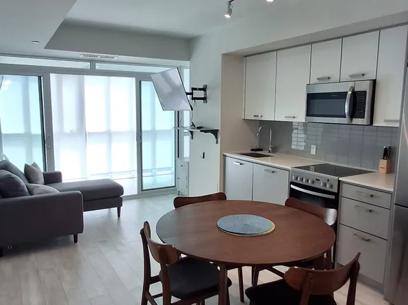 1630 Queen St E #211, Toronto, ON M4L 1G3
