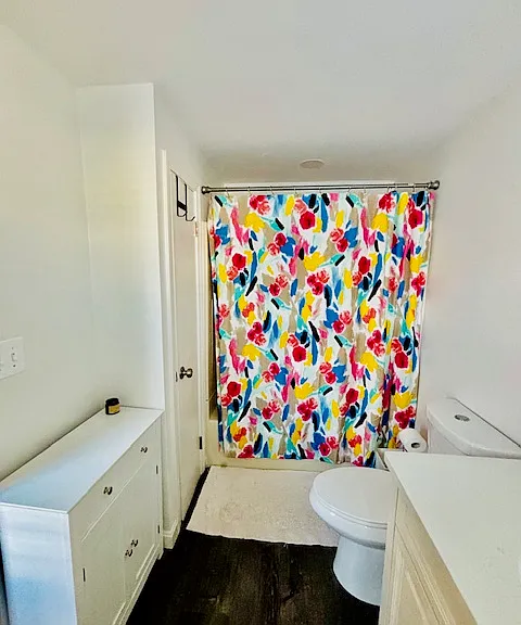 165 W 2nd St #2 — Photo 9