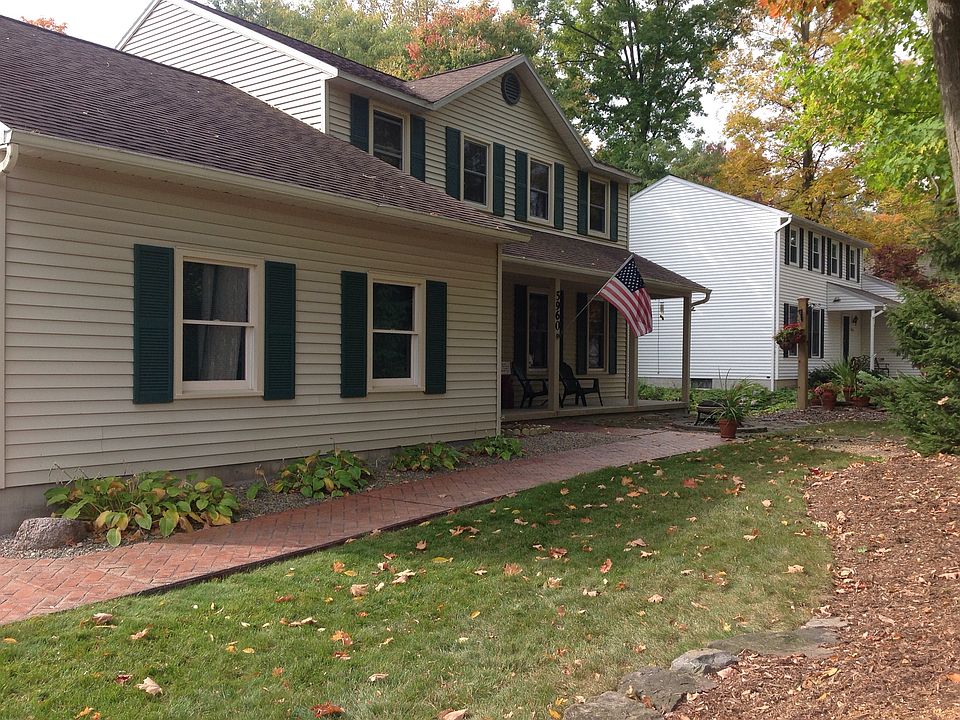 Private Front Yard