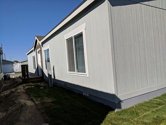 4th image of 755 Independence Ln #15