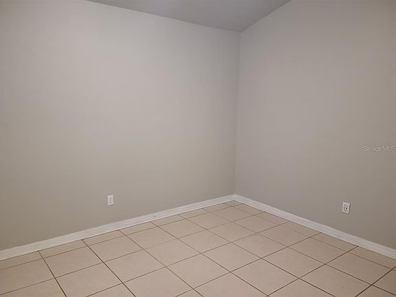 5th image of 900 SW 62nd Blvd APT B8