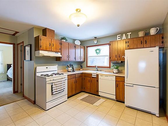4th image of 5017 Blackford Dr E