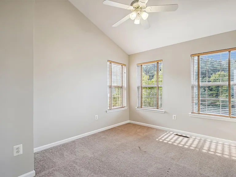 6733 Sullivan Way — Photo 30
