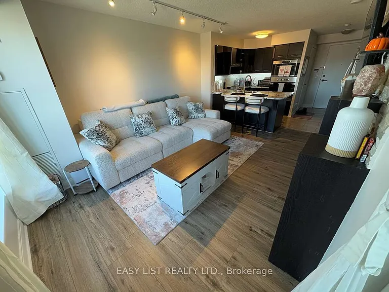 120 Dallimore Cir #326 — Photo 16