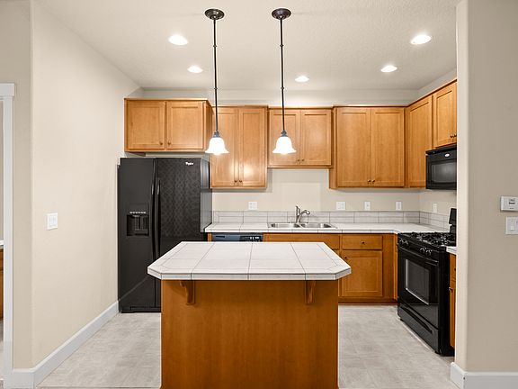 3 Kitchen_12132022