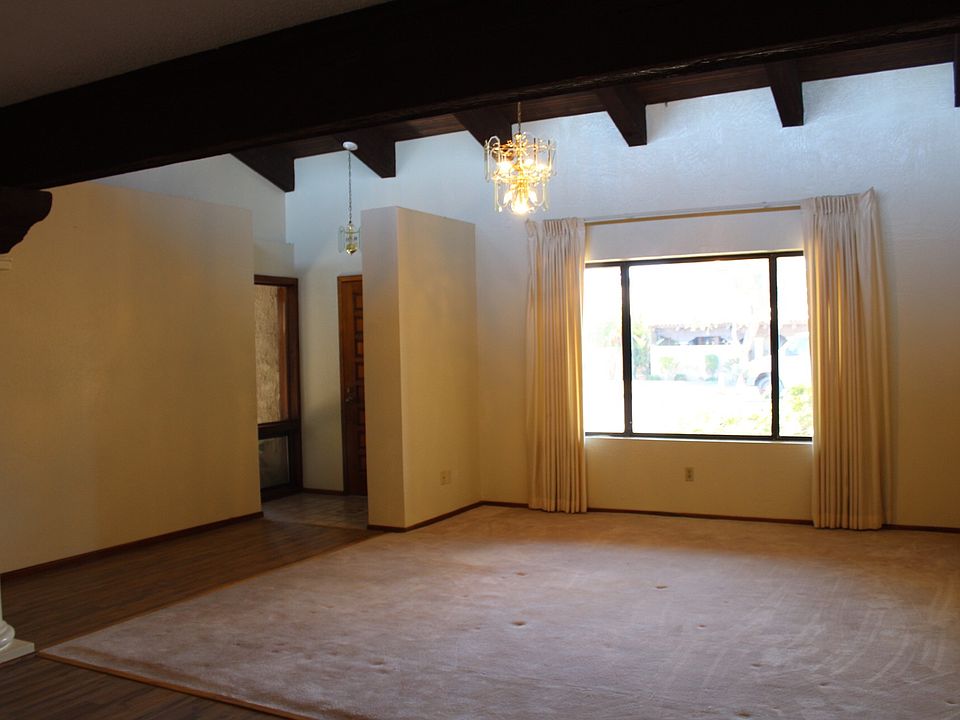 Formal Living Room (entrance)