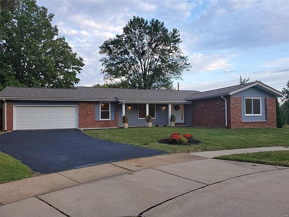 3rd image of 52 White Plains Dr