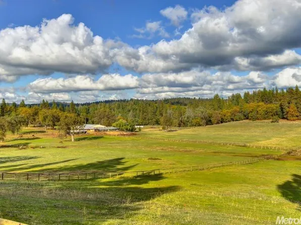 5200 Andy Wolf Rd, Garden Valley, CA 95633