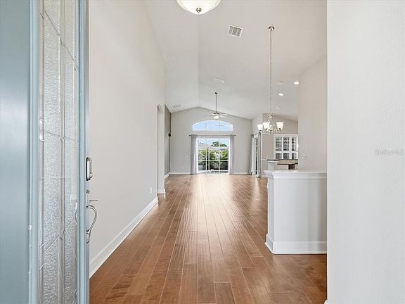 3rd image of 2514 SUMMERDALE COURT