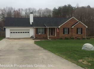 4032 Sundance Dr, Walnut Cove, NC 27052