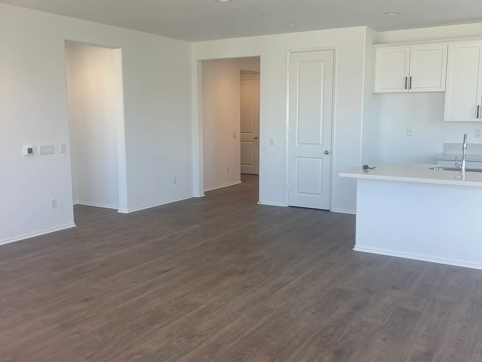 4 bed, 2082 sqft, $1,050 — Photo 3