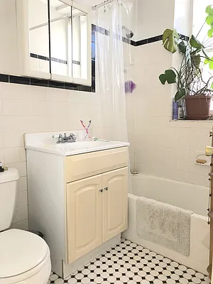 Rented by REAL New York | media 25