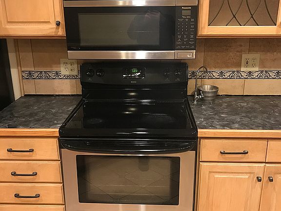 5th image of 25680 Greenlawn Ct