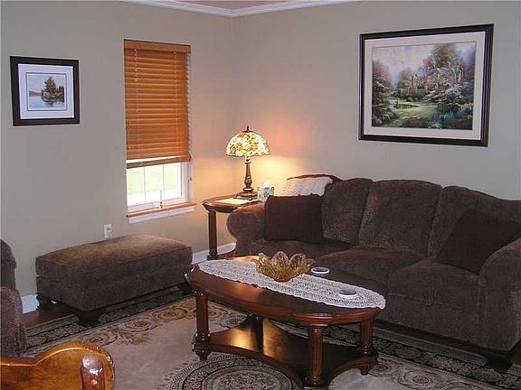 2nd image of 131 Edgewood Dr